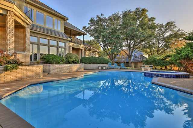 5916 Forest Highlands Drive, Fort Worth, TX 76132