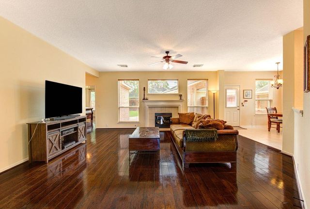 11915 Canyon Timbers Drive, Tomball, TX 77377