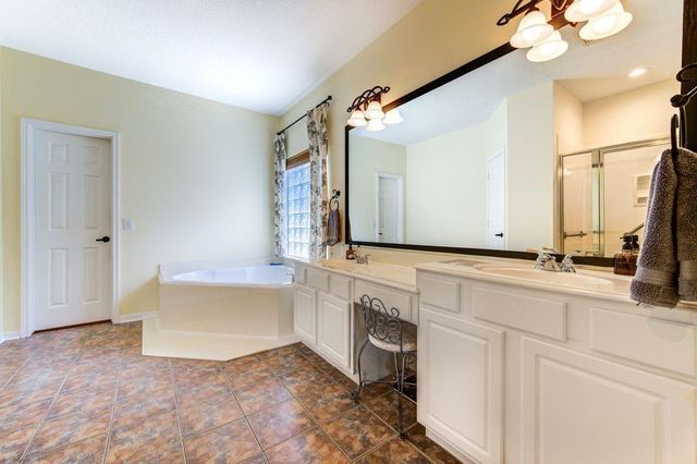 11915 Canyon Timbers Drive, Tomball, TX 77377