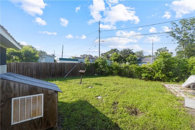 1821 Hawthorne Dr, Corpus Christi, TX 78404