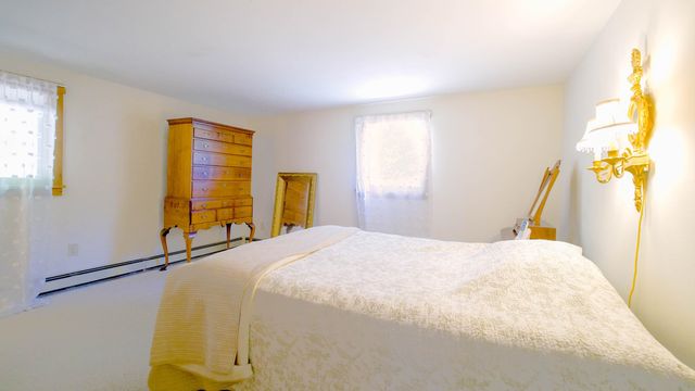 60 Fletcher Lane, Hartford, VT 05059
