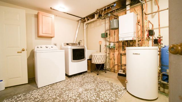60 Fletcher Lane, Hartford, VT 05059