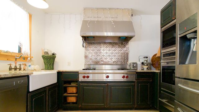 60 Fletcher Lane, Hartford, VT 05059