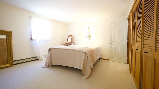60 Fletcher Lane, Hartford, VT 05059