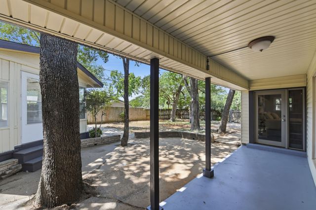 1917 Toplea Drive, Euless, TX 76040