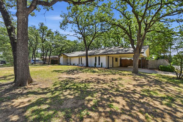 1917 Toplea Drive, Euless, TX 76040
