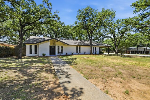 1917 Toplea Drive, Euless, TX 76040