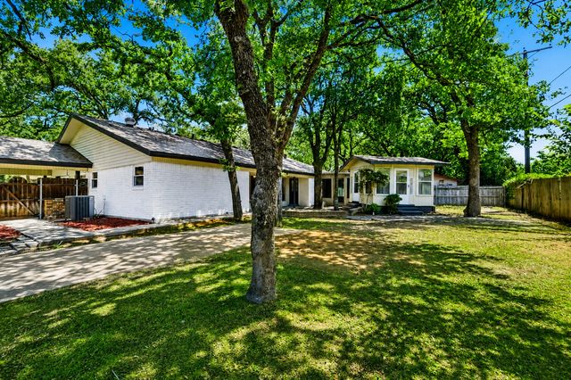 1917 Toplea Drive, Euless, TX 76040