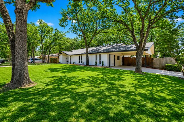 1917 Toplea Drive, Euless, TX 76040