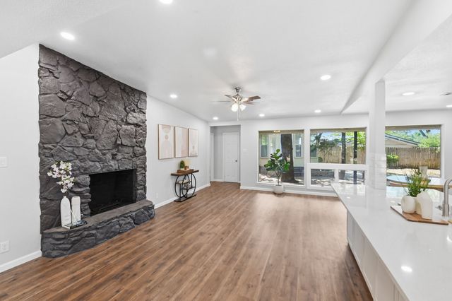1917 Toplea Drive, Euless, TX 76040