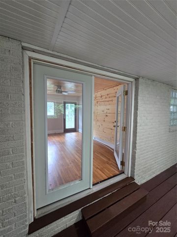 1733 Merry Oaks Road, Charlotte, NC 28205