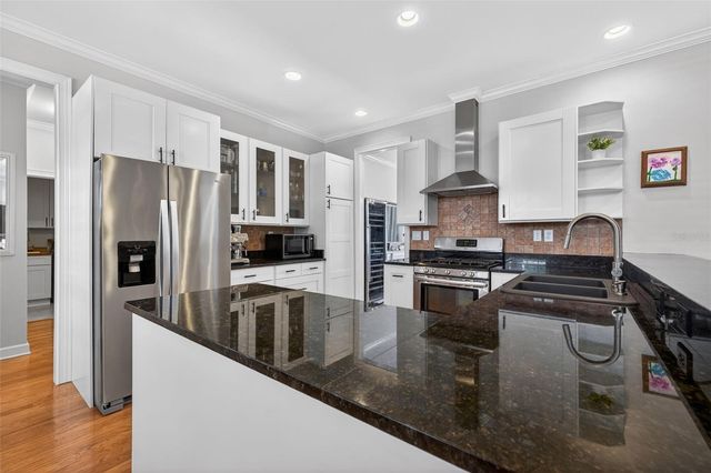 3117 W EUCLID AVENUE, Tampa, FL 33629