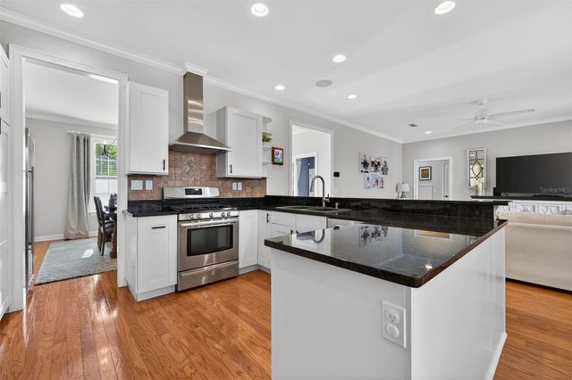 3117 W EUCLID AVENUE, Tampa, FL 33629