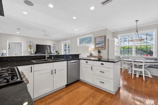 3117 W EUCLID AVENUE, Tampa, FL 33629