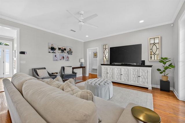 3117 W EUCLID AVENUE, Tampa, FL 33629