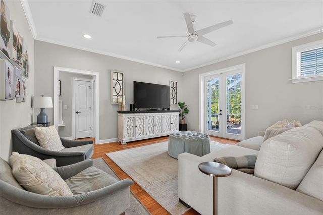 3117 W EUCLID AVENUE, Tampa, FL 33629