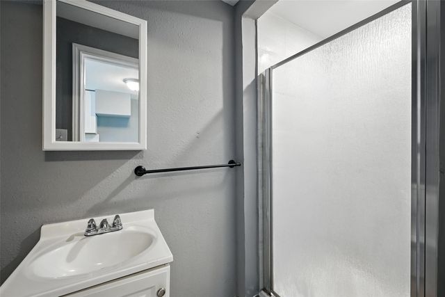 1927 S Fannin Avenue, Denison, TX 75020