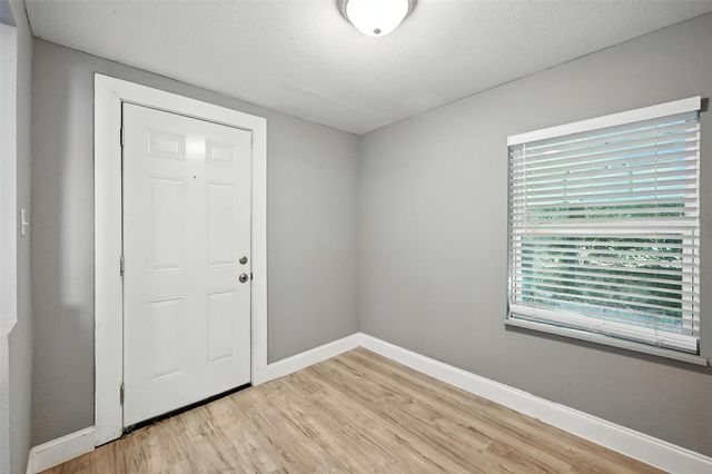 1927 S Fannin Avenue, Denison, TX 75020