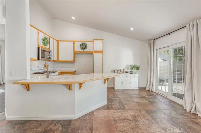 28630 Newcastle, Highland, CA 92346