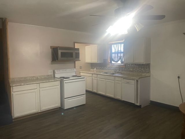 511 Denver Street, Alvord, TX 76225