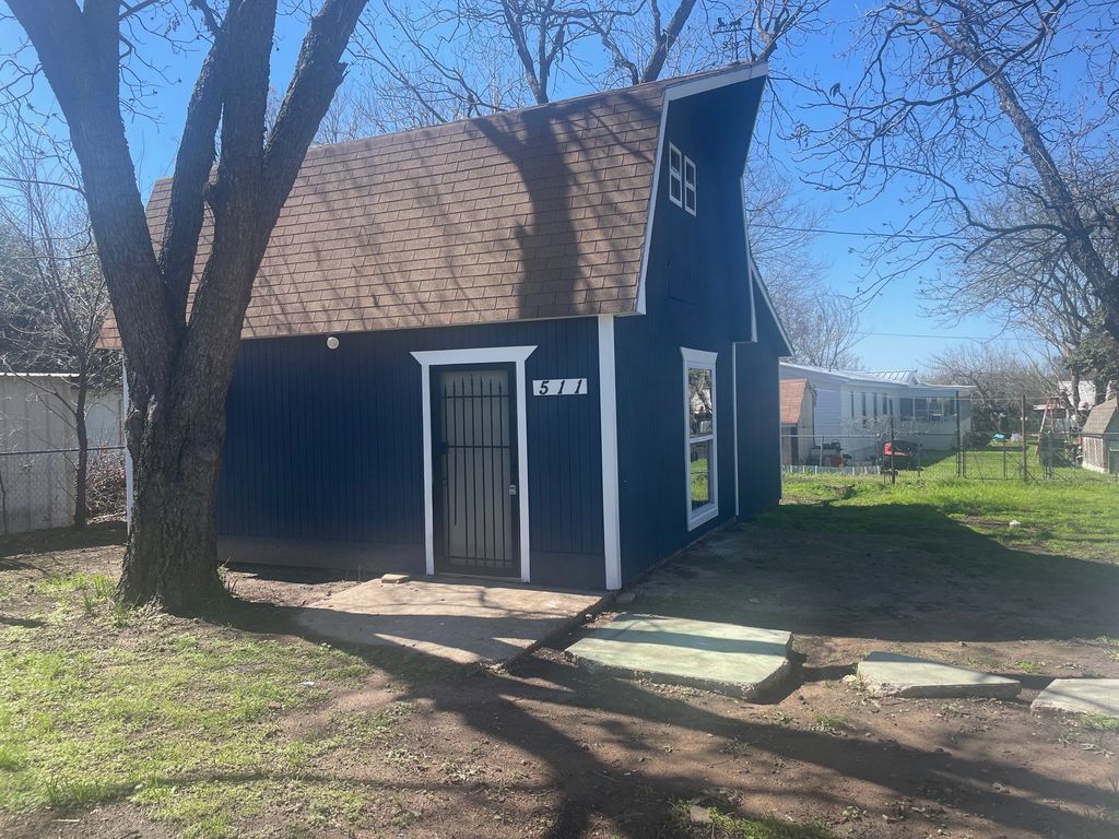 511 Denver Street, Alvord, TX 76225