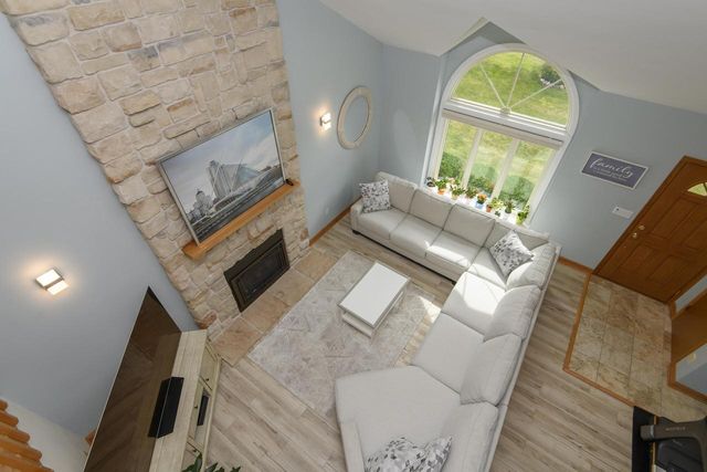W235N7102 Prairie LANE, Sussex, WI 53089