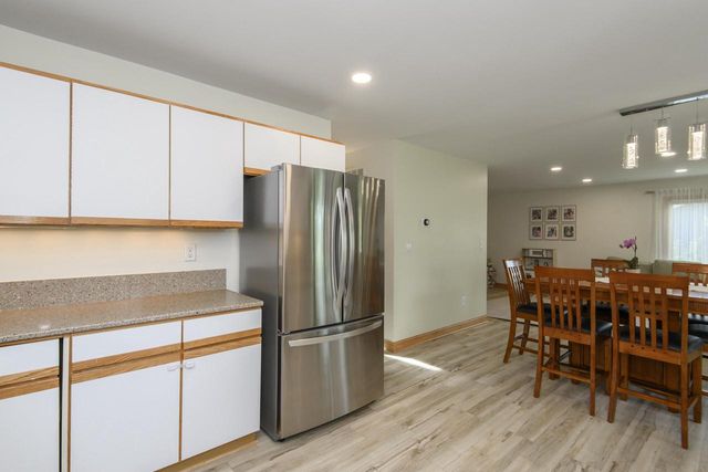 W235N7102 Prairie LANE, Sussex, WI 53089