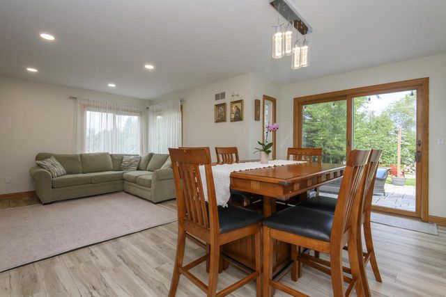 W235N7102 Prairie LANE, Sussex, WI 53089