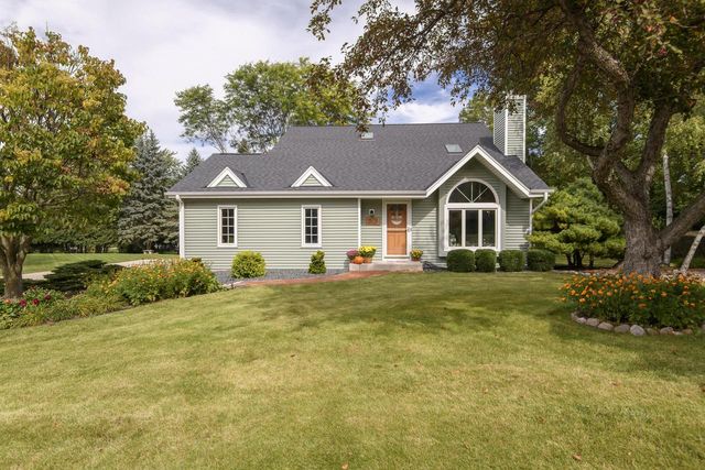 W235N7102 Prairie LANE, Sussex, WI 53089