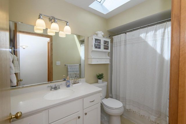 W235N7102 Prairie LANE, Sussex, WI 53089