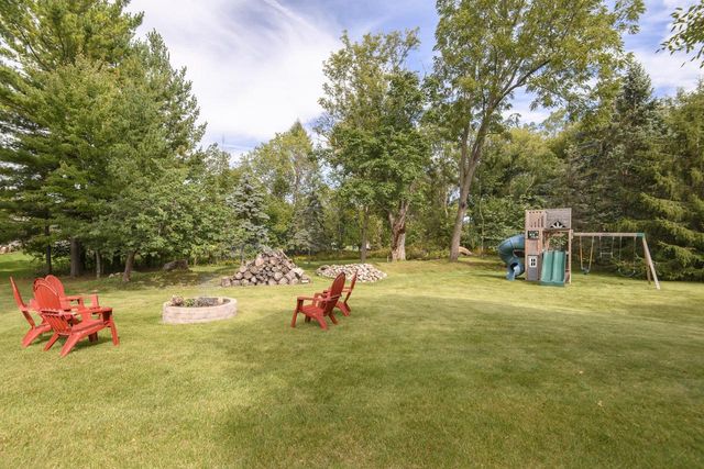 W235N7102 Prairie LANE, Sussex, WI 53089