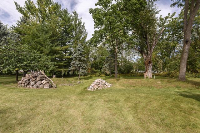 W235N7102 Prairie LANE, Sussex, WI 53089