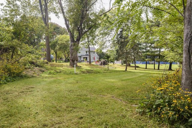 W235N7102 Prairie LANE, Sussex, WI 53089