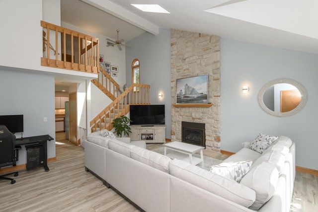 W235N7102 Prairie LANE, Sussex, WI 53089