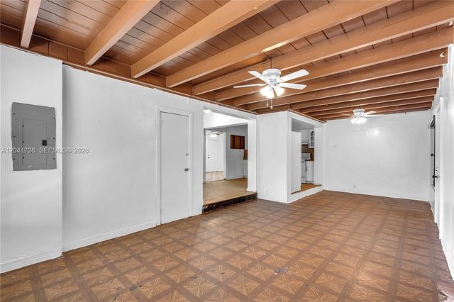 576 NW 147th St, Miami, FL 33168