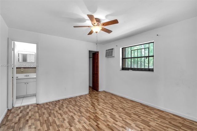 576 NW 147th St, Miami, FL 33168