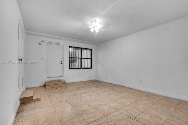 576 NW 147th St, Miami, FL 33168