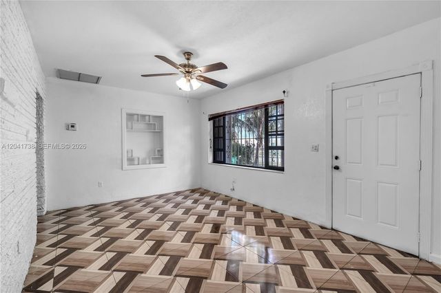 576 NW 147th St, Miami, FL 33168