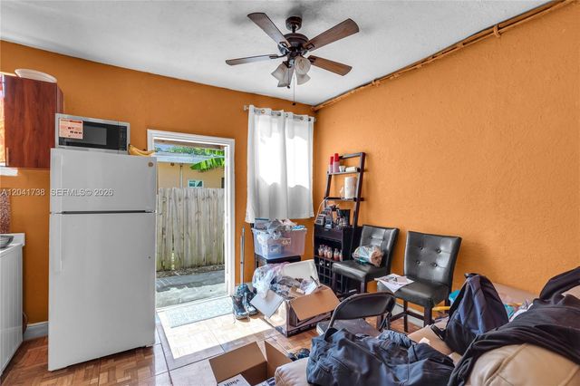 576 NW 147th St, Miami, FL 33168
