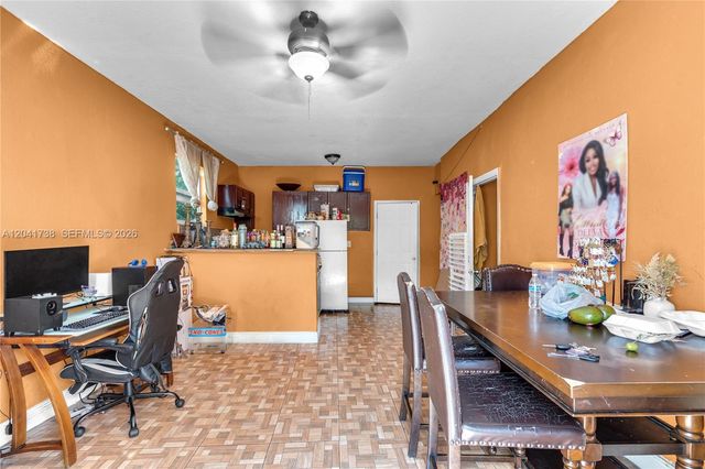 576 NW 147th St, Miami, FL 33168