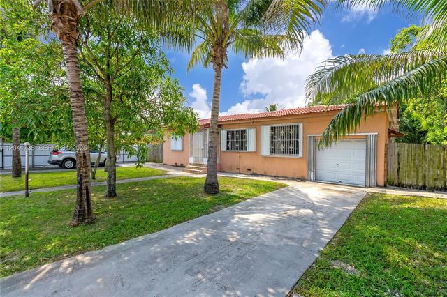 576 NW 147th St, Miami, FL 33168