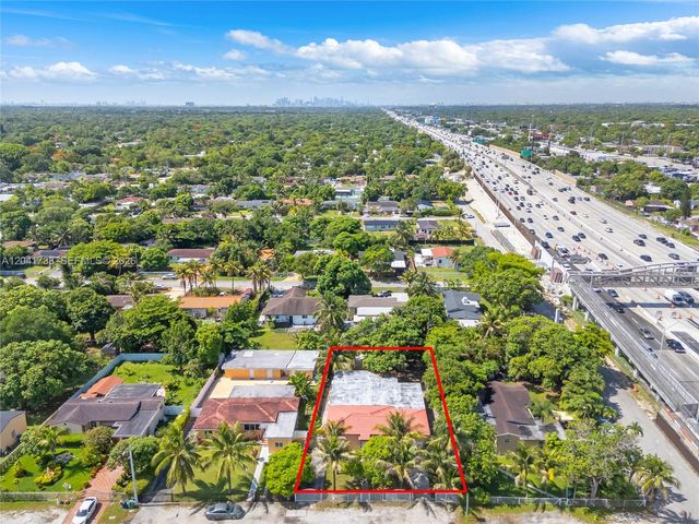 576 NW 147th St, Miami, FL 33168