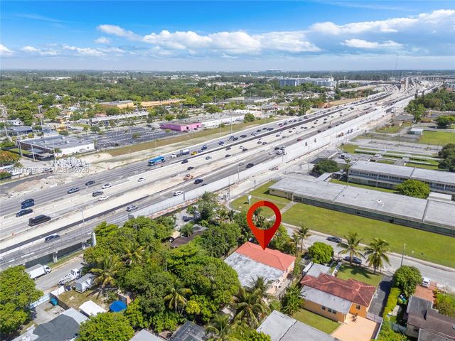 576 NW 147th St, Miami, FL 33168
