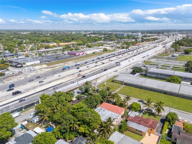 576 NW 147th St, Miami, FL 33168