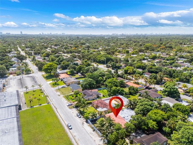 576 NW 147th St, Miami, FL 33168