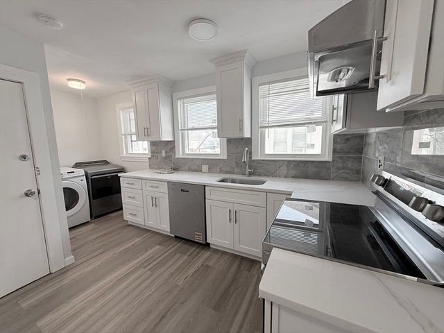 204 Farrington St 2, Quincy, MA 02170