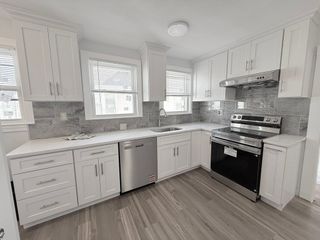204 Farrington St 2, Quincy, MA 02170