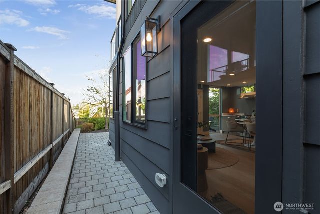 1123 31st Avenue, Seattle, WA 98122