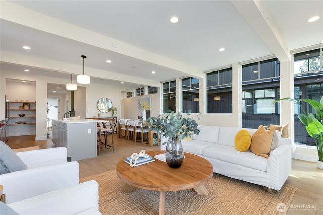 1123 31st Avenue, Seattle, WA 98122