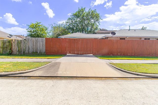 918 Littleport Lane, Channelview, TX 77530
